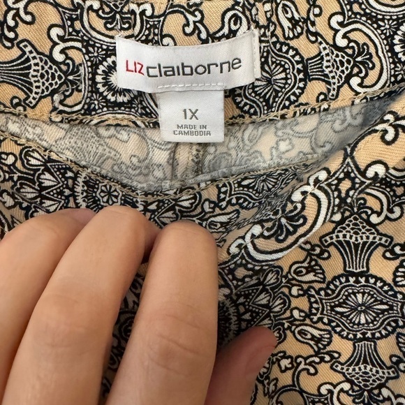 Liz Claiborne Mid Rise Straight Pull On Pants Cream Black White Geometric Sz 1X - Picture 16 of 17